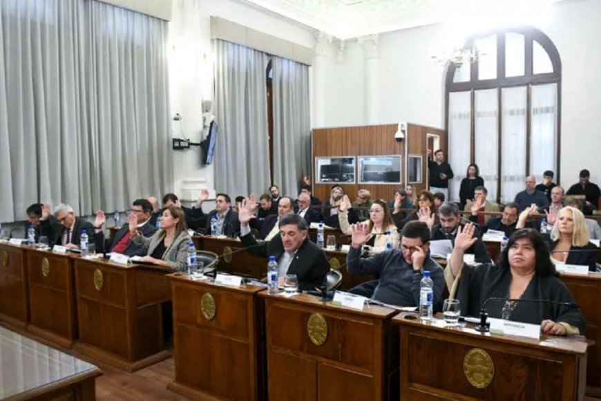 SENADORES APROBÓ EL PRESUPUESTO 2026 PARA EL GOBIERNO PROVINCIAL.