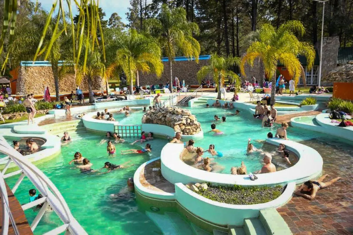 DOS ACCIDENTES SIMULTÁNEOS EN LAS TERMAS DEL AYUÍ PUSIERON EN RIESGO LA VIDA DE DOS NIÑOS